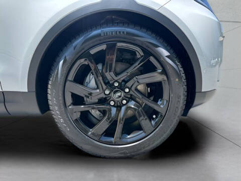 2025 Land Rover Discovery P300 S