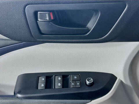 2015 Toyota Highlander LE