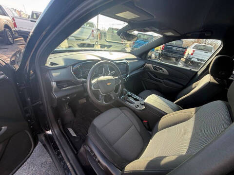 2022 Chevrolet Traverse LT Cloth