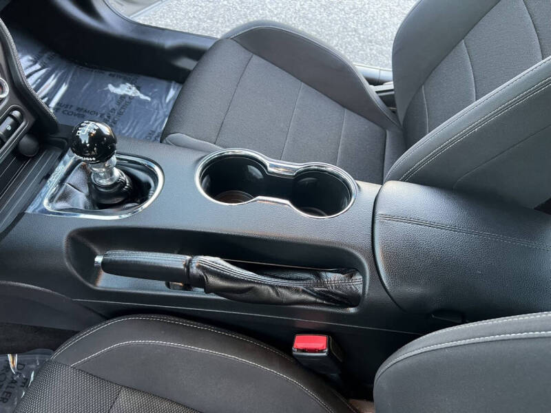 2015 Ford Mustang V6