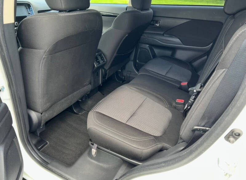 2020 Mitsubishi Outlander ES