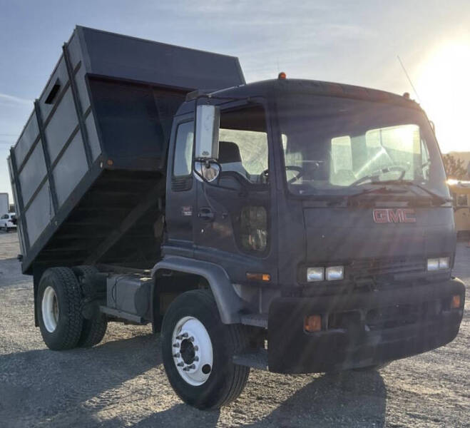 2002 GMC T7500