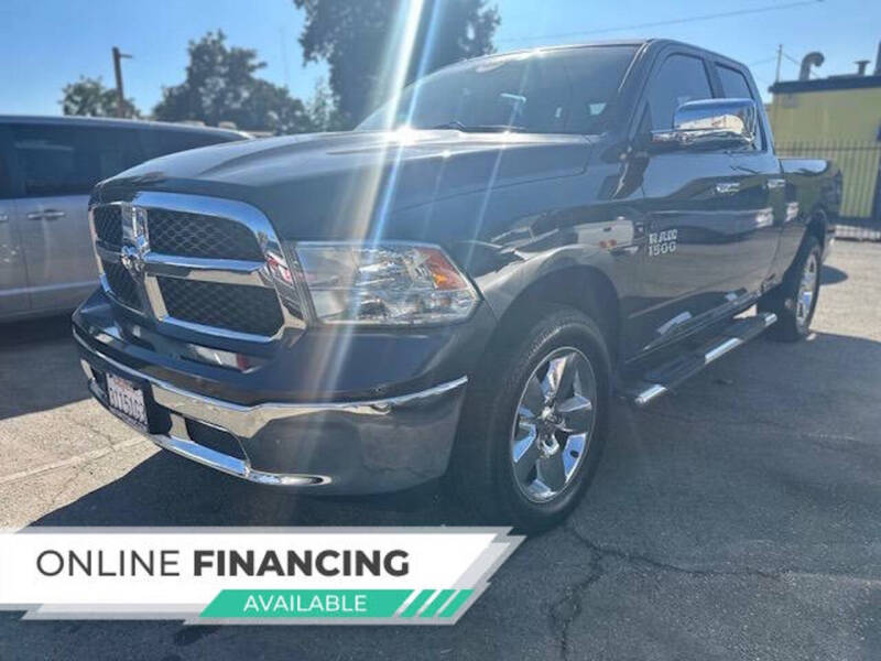 2017 RAM 1500 SLT
