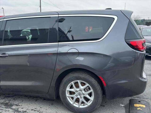 2023 Chrysler Pacifica Touring L