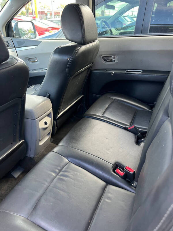 2009 Subaru Tribeca 7-Pass.