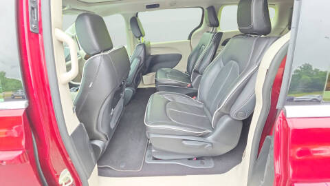 2023 Chrysler Pacifica Plug-In Hybrid Limited