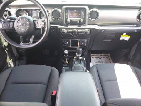 2021 Jeep Gladiator Willys Sport