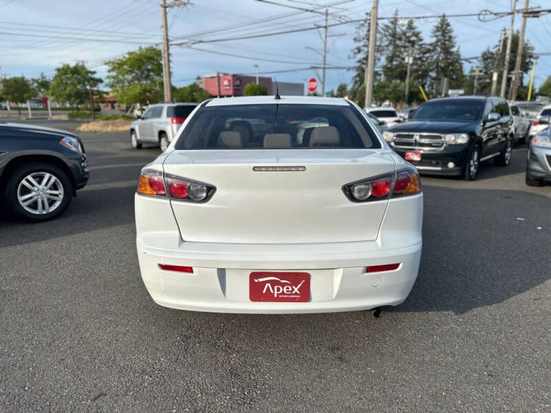 2016 Mitsubishi Lancer ES