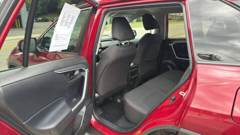 2020 Toyota RAV4 LE