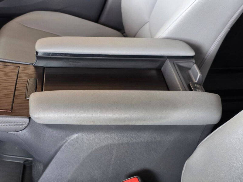 2024 Toyota Sienna XLE 7-Passenger