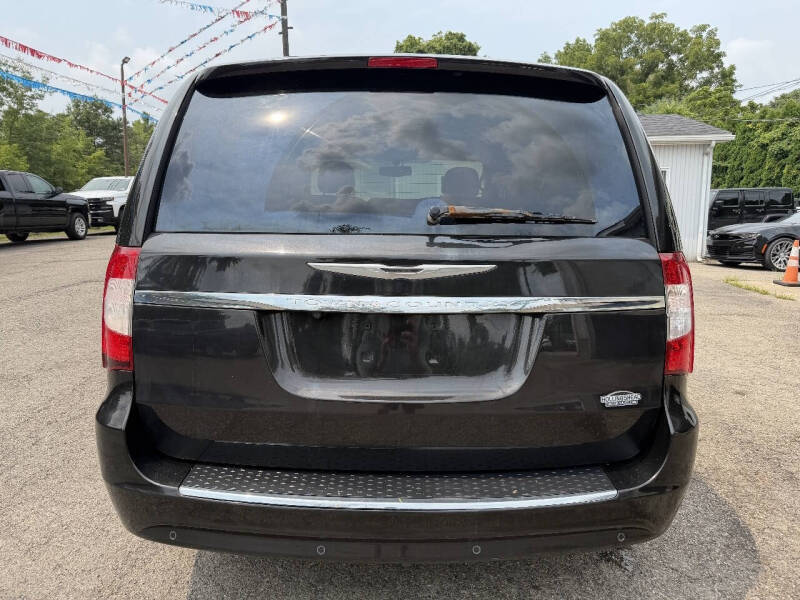 2014 Chrysler Town and Country Touring