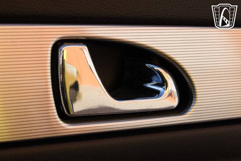 2004 Ford Thunderbird Deluxe