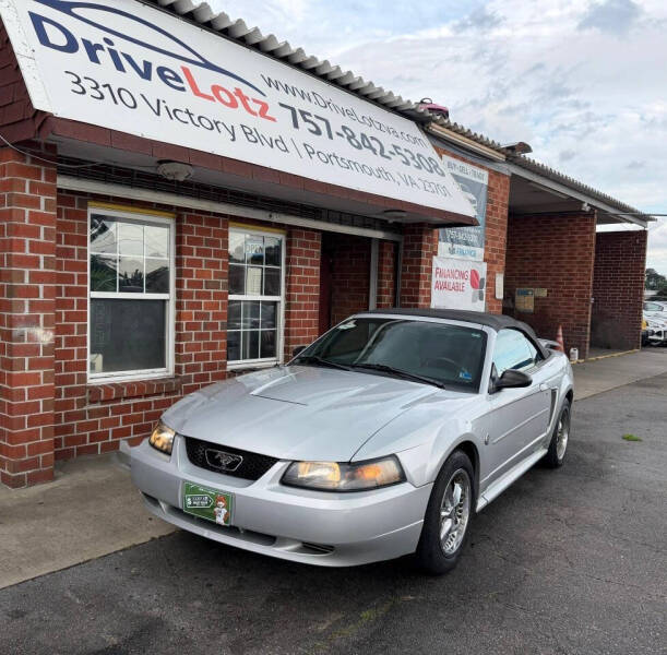 2004 Ford Mustang Deluxe