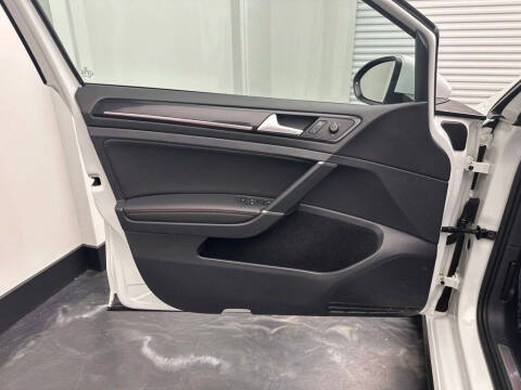 2017 Volkswagen Golf GTI SE
