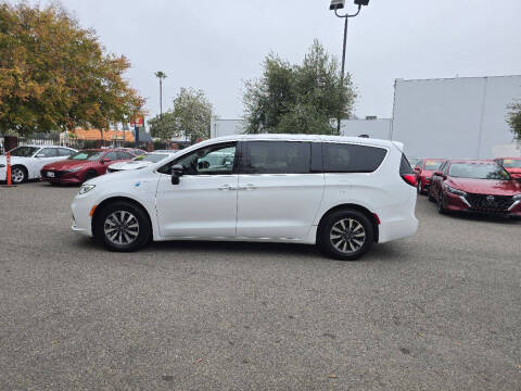 2024 Chrysler Pacifica Plug-In Hybrid