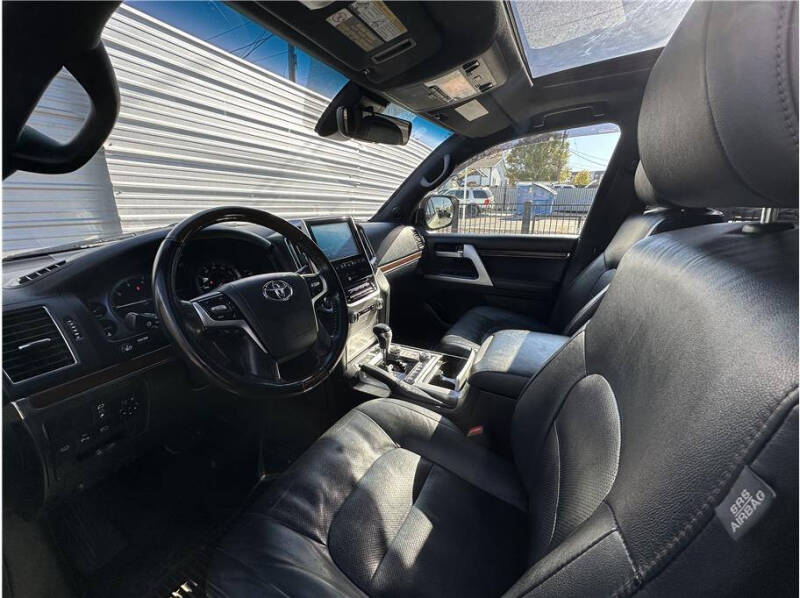 2021 Toyota Land Cruiser Heritage Edition