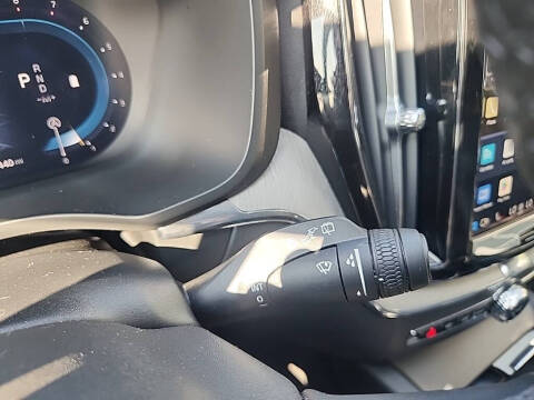 2025 Volvo XC60 B5 Plus Dark Theme