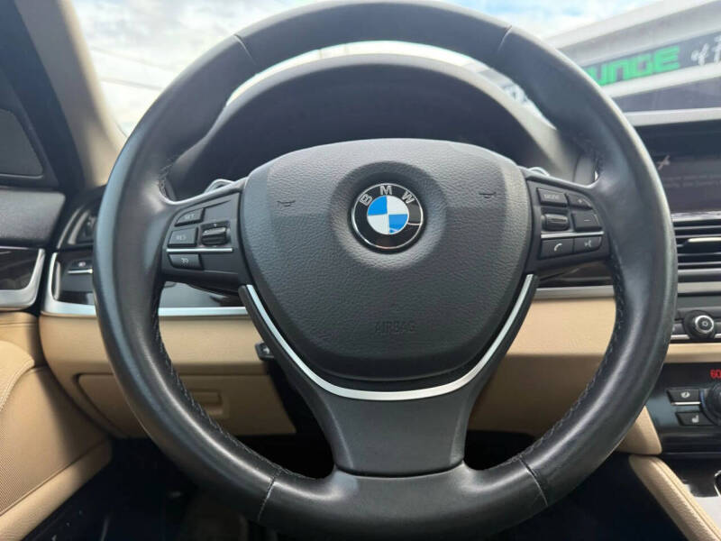 2016 BMW 5 Series 528i