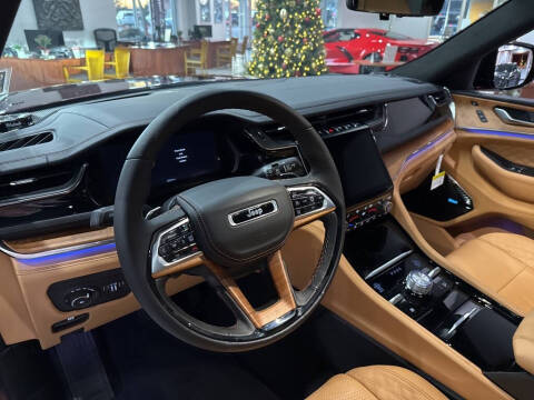 2025 Jeep Grand Cherokee Summit