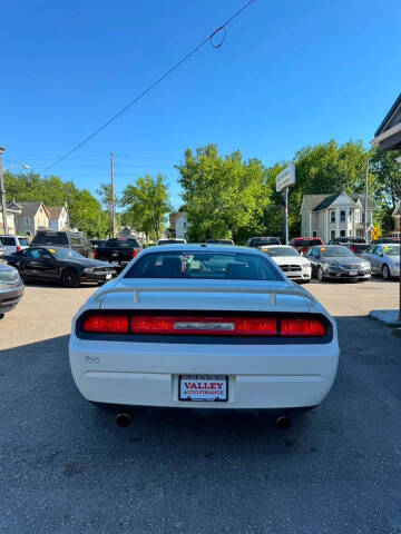 2009 Dodge Challenger SE