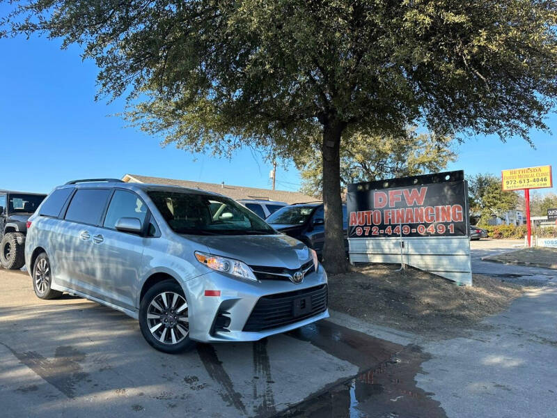 Used 2020 Toyota Sienna LE with VIN 5TDJZ3DC5LS233048 for sale in Dallas, TX