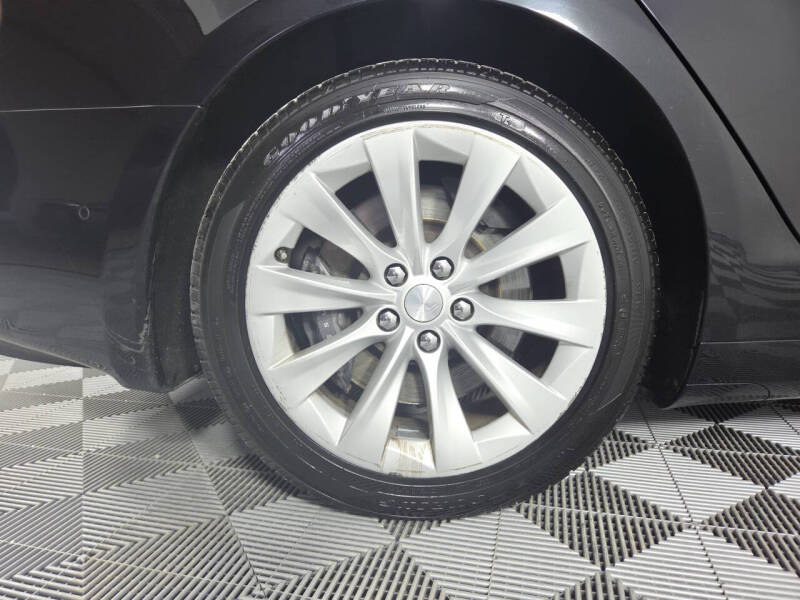 2016 Tesla Model S 70D