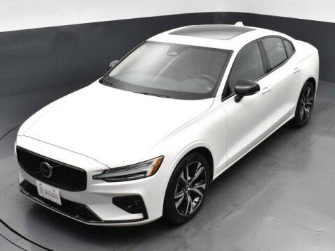 2024 Volvo S60 B5 Core Dark Theme
