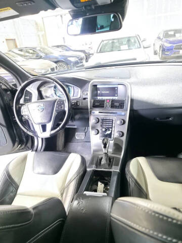 2015 Volvo XC60 T6 Platinum