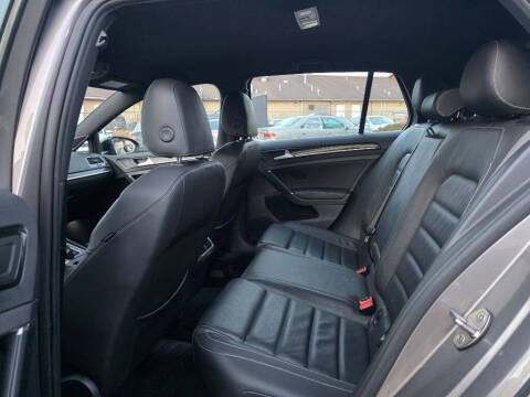 2017 Volkswagen Golf R 4Motion