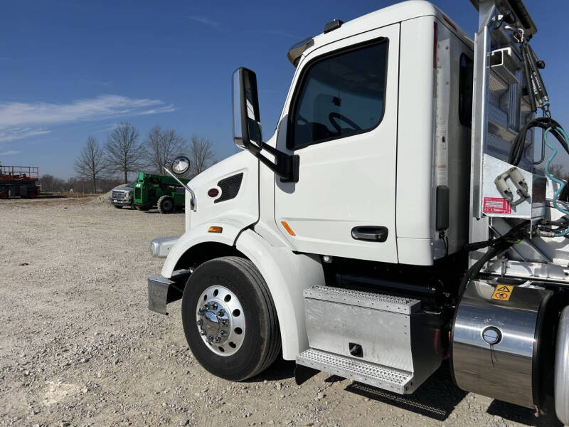 2019 Peterbilt 567 Road Tractor