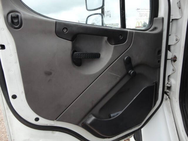 2008 Freightliner M2 106