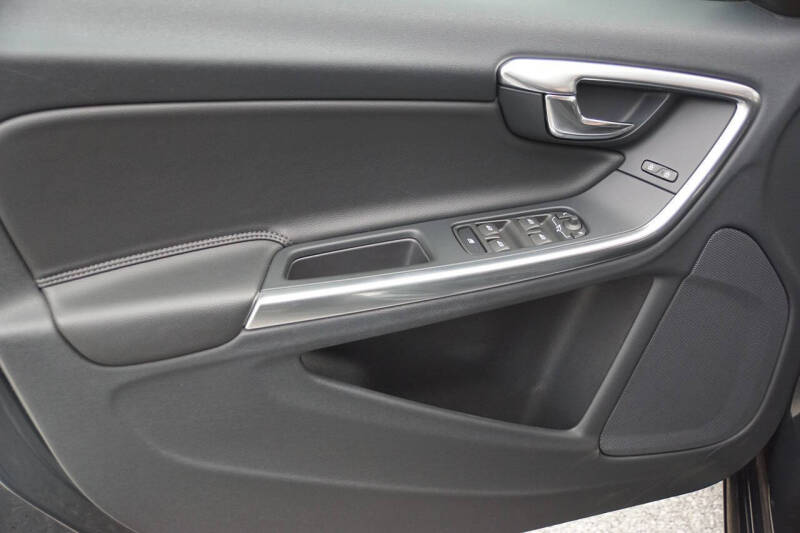 2016 Volvo V60 T5 Drive-E Premier