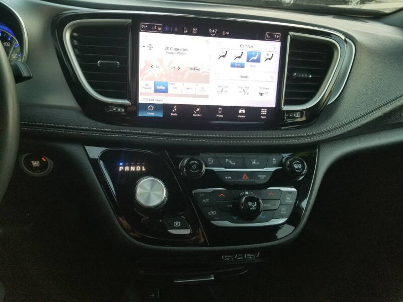 2023 Chrysler Pacifica Touring