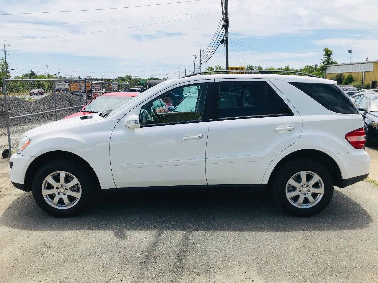 White 2007 Mercedes-Benz M-Class ML 350 AWD ML 350 4MATIC 4dr SUV 2