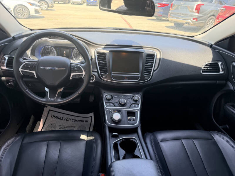2017 Chrysler 200 Limited Platinum