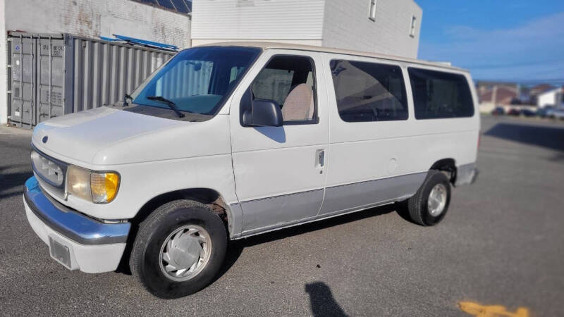 2000 Ford E-150 Chateau