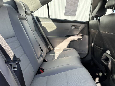 2016 Toyota Camry SE