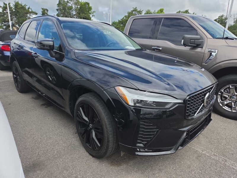 2023 Volvo XC60 B5 Plus Dark Theme