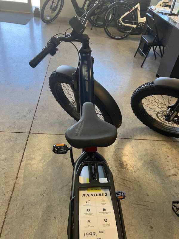 2026 Aventon  D35D6733