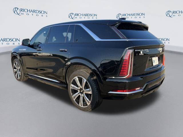 2025 Cadillac Escalade IQ Luxury 2