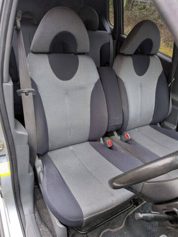 2000 Daihatsu YRV