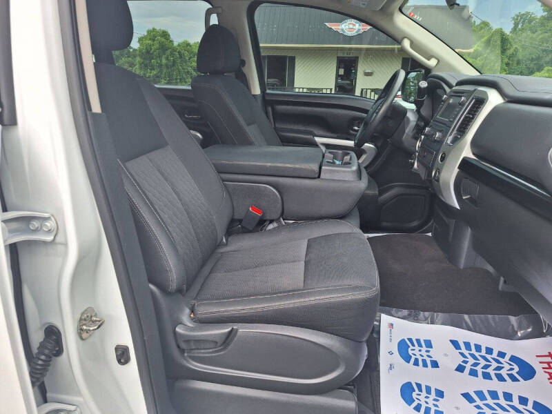2019 Nissan Titan SV
