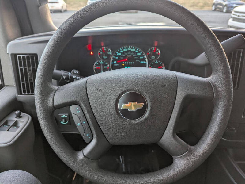 2025 Chevrolet Express 3500