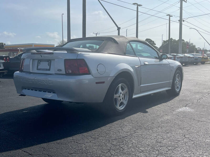 2003 Ford Mustang Premium - Photo 7