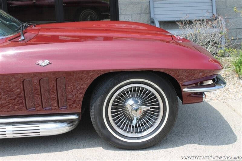 1965 Chevrolet Corvette 29