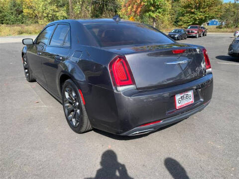 2018 Chrysler 300 S