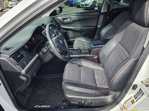 2017 Toyota Camry SE