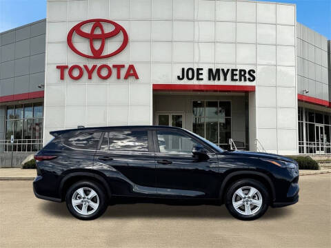 2024 Toyota Highlander LE