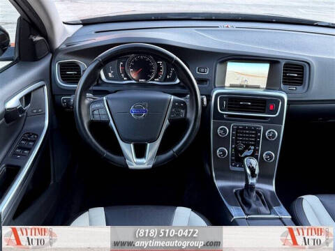 2016 Volvo V60 Cross Country T5