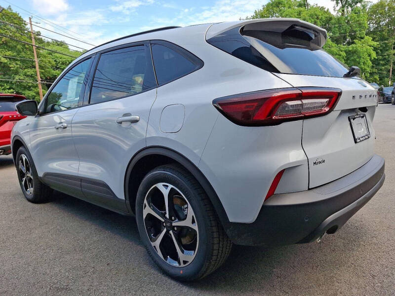 2025 Ford Escape Hybrid ST-Line Select